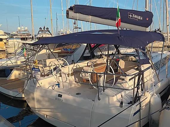 Bavaria C42 in Vibo Marina - Photo 1
