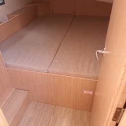 Bavaria C42 in Vibo Marina thumbnail 15