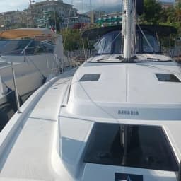 Bavaria C42 in Vibo Marina thumbnail 4