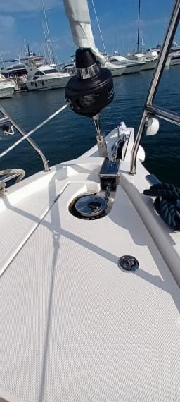 Bavaria C42 in Vibo Marina thumbnail 5