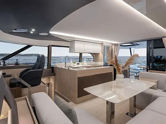 Prestige M48 in Sicily / Giardini Naxos / Porto di Giardini - Photo 3