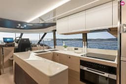 Prestige M48 in Sicily / Giardini Naxos / Porto di Giardini thumbnail 4