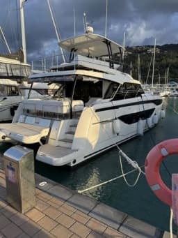 Prestige M48 in Sicily / Giardini Naxos / Porto di Giardini thumbnail 8