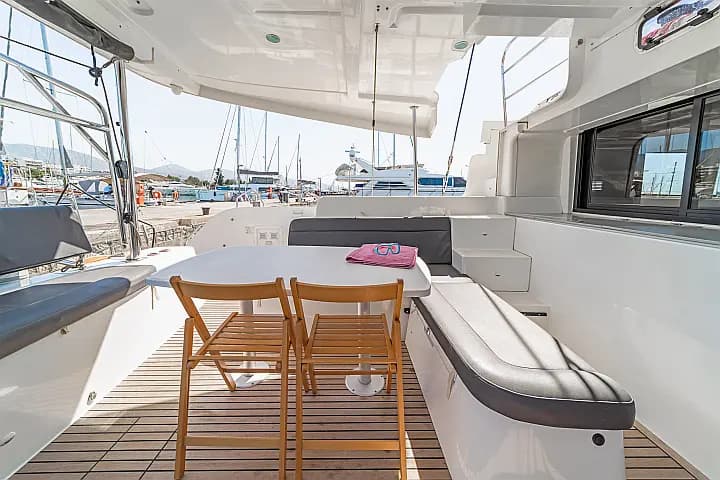 Lagoon 46 in Lavrion Main Port - Photo 5