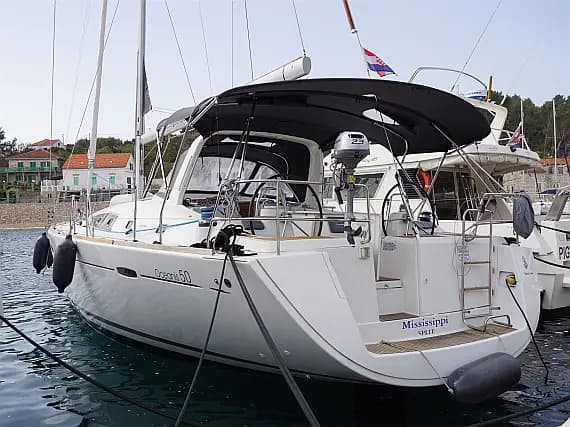 Oceanis 50 Family in Šolta / Rogač - Photo 1