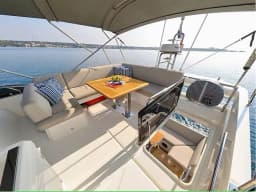 Prestige 520 Fly in Split / ACI Marina Split thumbnail 12