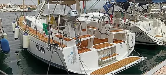 Oceanis 38 in San Pietro / Carloforte - Photo 1