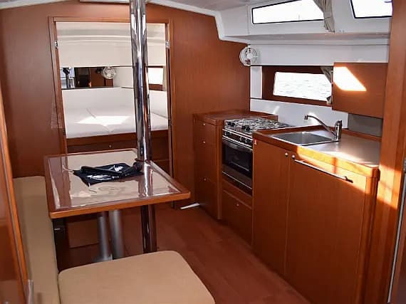 Oceanis 38 in San Pietro / Carloforte - Photo 3