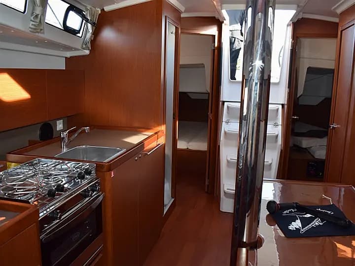 Oceanis 38 in San Pietro / Carloforte - Photo 5