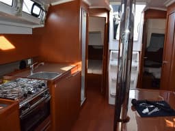 Oceanis 38 in San Pietro / Carloforte thumbnail 4