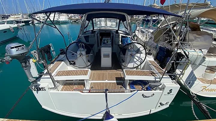 Oceanis 35.1 in Castiglioncello / Marina Cala de' Medici - Photo 4