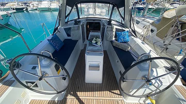 Oceanis 35.1 in Castiglioncello / Marina Cala de' Medici - Photo 5