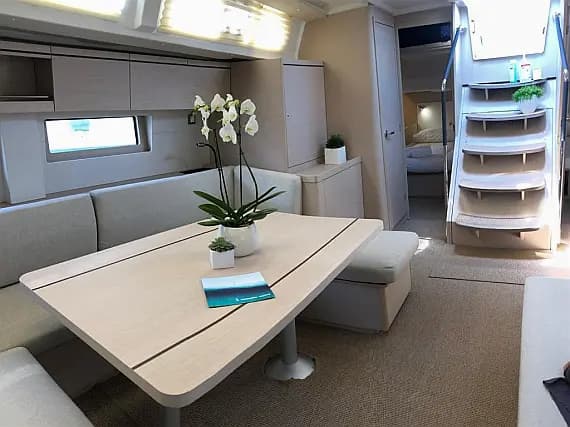 Oceanis 51.1 in Athens / Alimos Marina - Photo 3