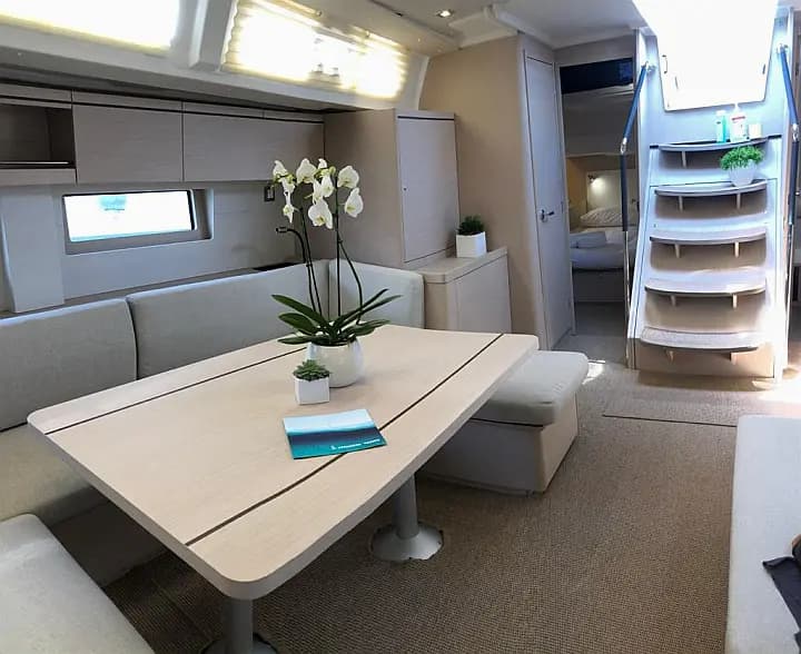 Oceanis 51.1 in Athens / Alimos Marina - Photo 4