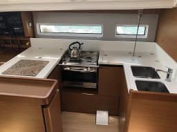 Sun Odyssey 440 in Lefkada / D-Marin Marina Lefkas thumbnail 5