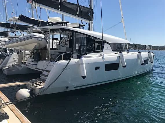 Lagoon 42 in Sardinia / Portisco / Cala dei Sardi - Photo 1