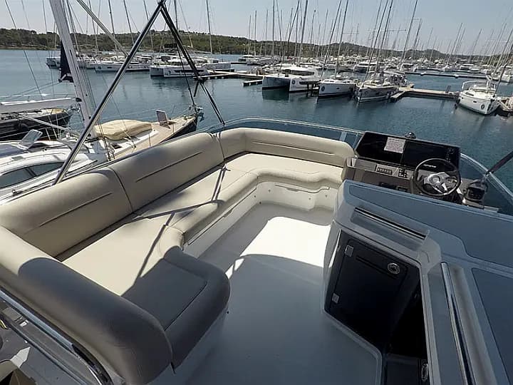 Galeon 480 Fly in Šibenik / D-Marin Marina Mandalina - Photo 4