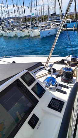 Lagoon 51 in Lavrion / Olympic Marina thumbnail 7