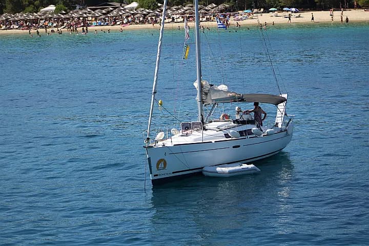Oceanis 37 in Skopelos / Loutraki Harbour - Photo 4