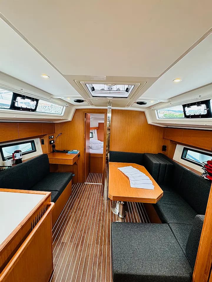 Bavaria C38 in Novi Vinodolski / Marina Novi - Photo 5