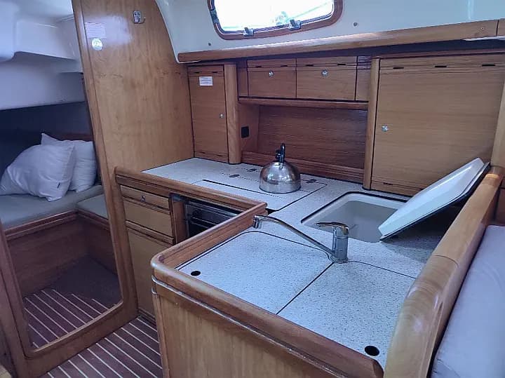 Bavaria 37 Cruiser in Corfu / Gouvia / D-Marin Marina Gouvia - Photo 5