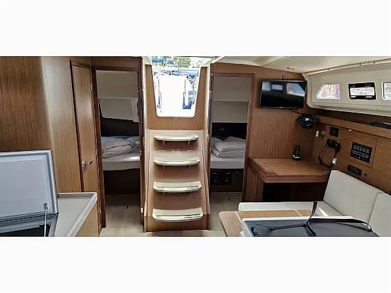 Oceanis 40.1 in Medulin / Marina Medulin - Photo 3