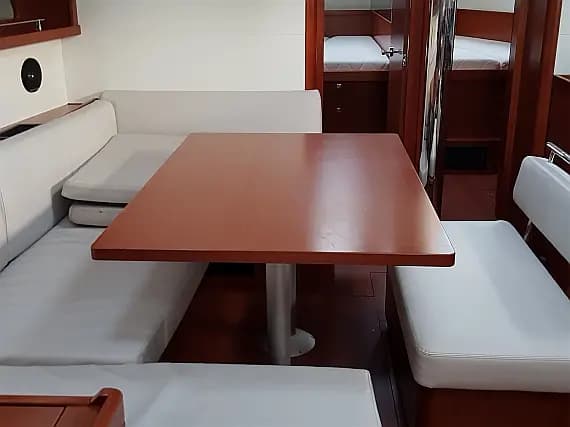 Oceanis 48 in Sicily / Furnari / Marina Portorosa - Photo 3