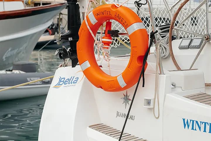 Sun Odyssey 42 i in Fethiye / Yes Marina - Photo 2