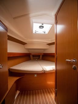 Sun Odyssey 42 i in Volos / Port of Volos thumbnail 14