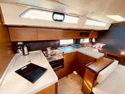 Oceanis 51.1 in Lefkada / D-Marin Marina Lefkas thumbnail 15