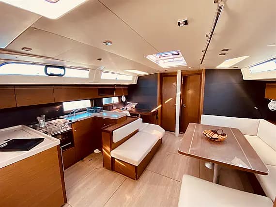 Oceanis 51.1 in Lefkada / D-Marin Marina Lefkas - Photo 3