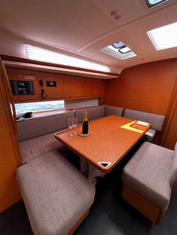 Dufour 470 in Sicily / Furnari / Marina Portorosa thumbnail 12