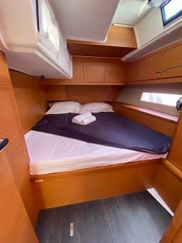 Dufour 470 in Sicily / Furnari / Marina Portorosa thumbnail 8