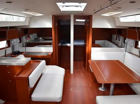 Oceanis 51.1 in Athens / Alimos Marina - Photo 3