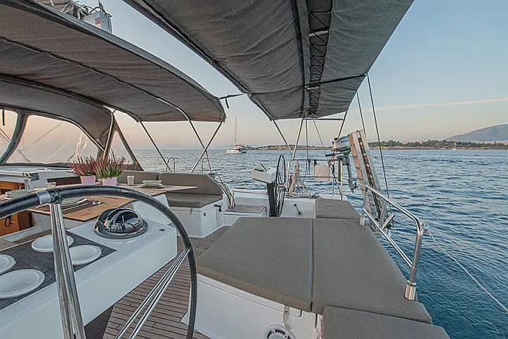Dufour 530 in Athens / Alimos Marina - Photo 5