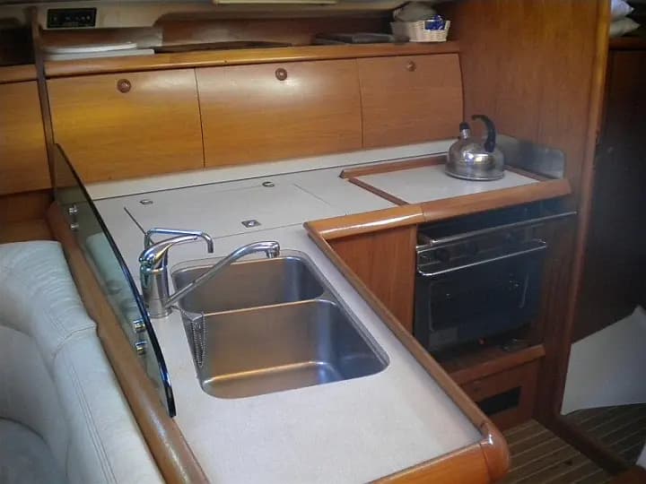 Sun Odyssey 40 in Athens / Marina Delta Kallithea - Photo 5