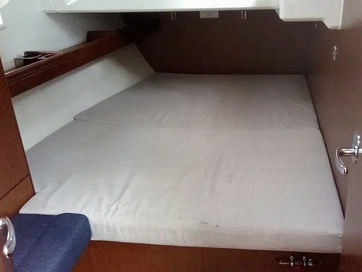 Bavaria Cruiser 46 in Sicily / Palermo / Marina Villa Igiea - Photo 4