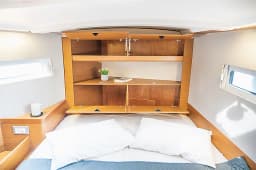 Sun Odyssey 410 in Lavrion Main Port thumbnail 16