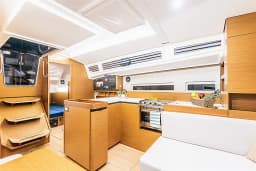 Sun Odyssey 410 in Lavrion Main Port thumbnail 3