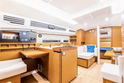 Sun Odyssey 410 in Lavrion Main Port thumbnail 5
