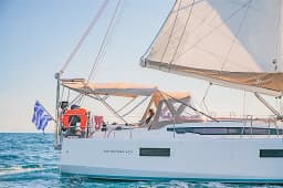 Sun Odyssey 410 in Lavrion Main Port thumbnail 7