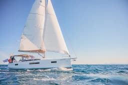 Sun Odyssey 410 in Lavrion Main Port thumbnail 8