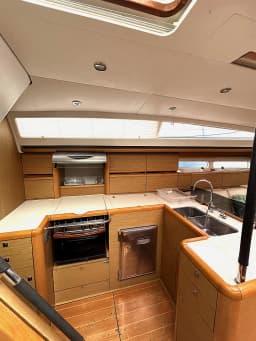 Jeanneau 57 in Athens / Alimos Marina thumbnail 11