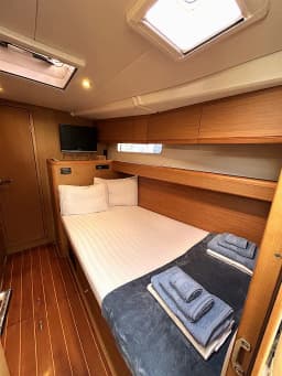 Jeanneau 57 in Athens / Alimos Marina thumbnail 17