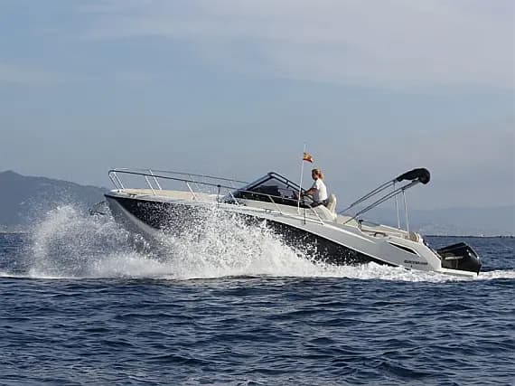 Quicksilver Activ 875 Sundeck in Vigo / Real Club Nautico de Vigo - Photo 1