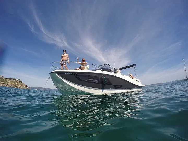 Quicksilver Activ 875 Sundeck in Vigo / Real Club Nautico de Vigo - Photo 4