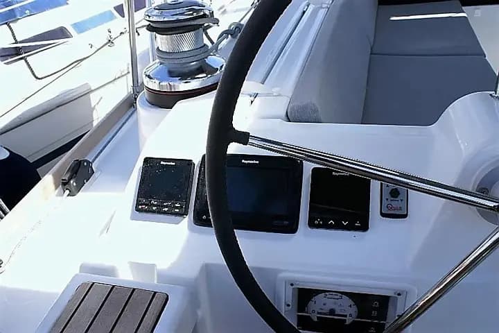 Oceanis 48 in Skiathos - Photo 5