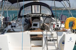 Oceanis 43 in Lefkada / Nikiana Marina thumbnail 14