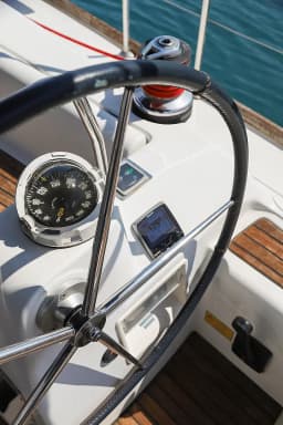 Oceanis 43 in Lefkada / Nikiana Marina thumbnail 16