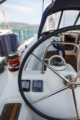 Oceanis 43 in Lefkada / Nikiana Marina thumbnail 20